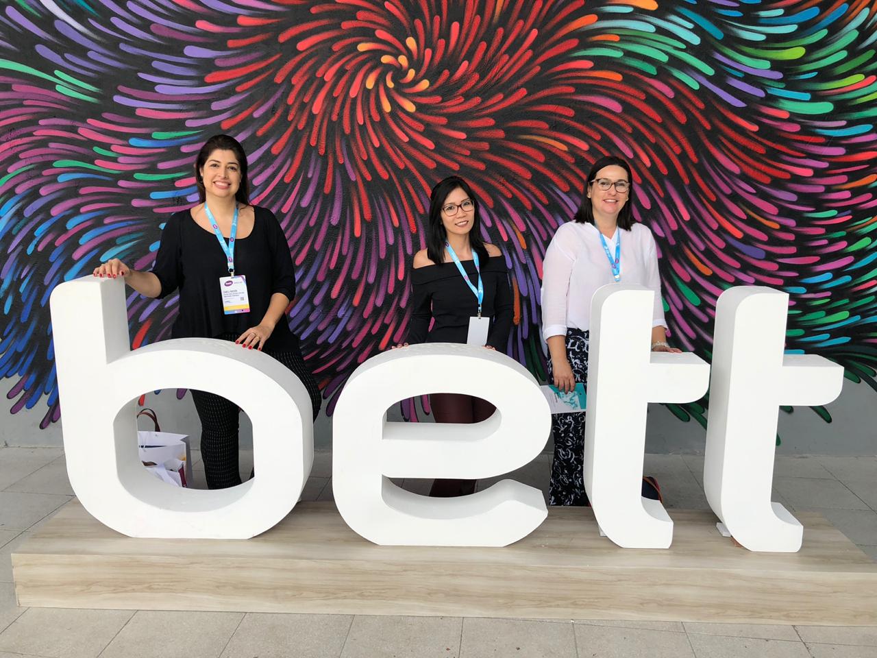Equipe pedagógica marca presença na Bett Educar