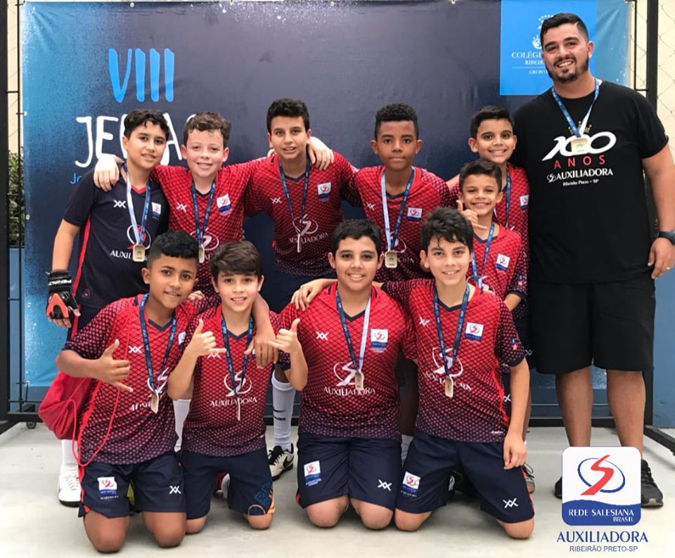 Equipe Sub-12 de Futsal é campeã do VIII Jemar