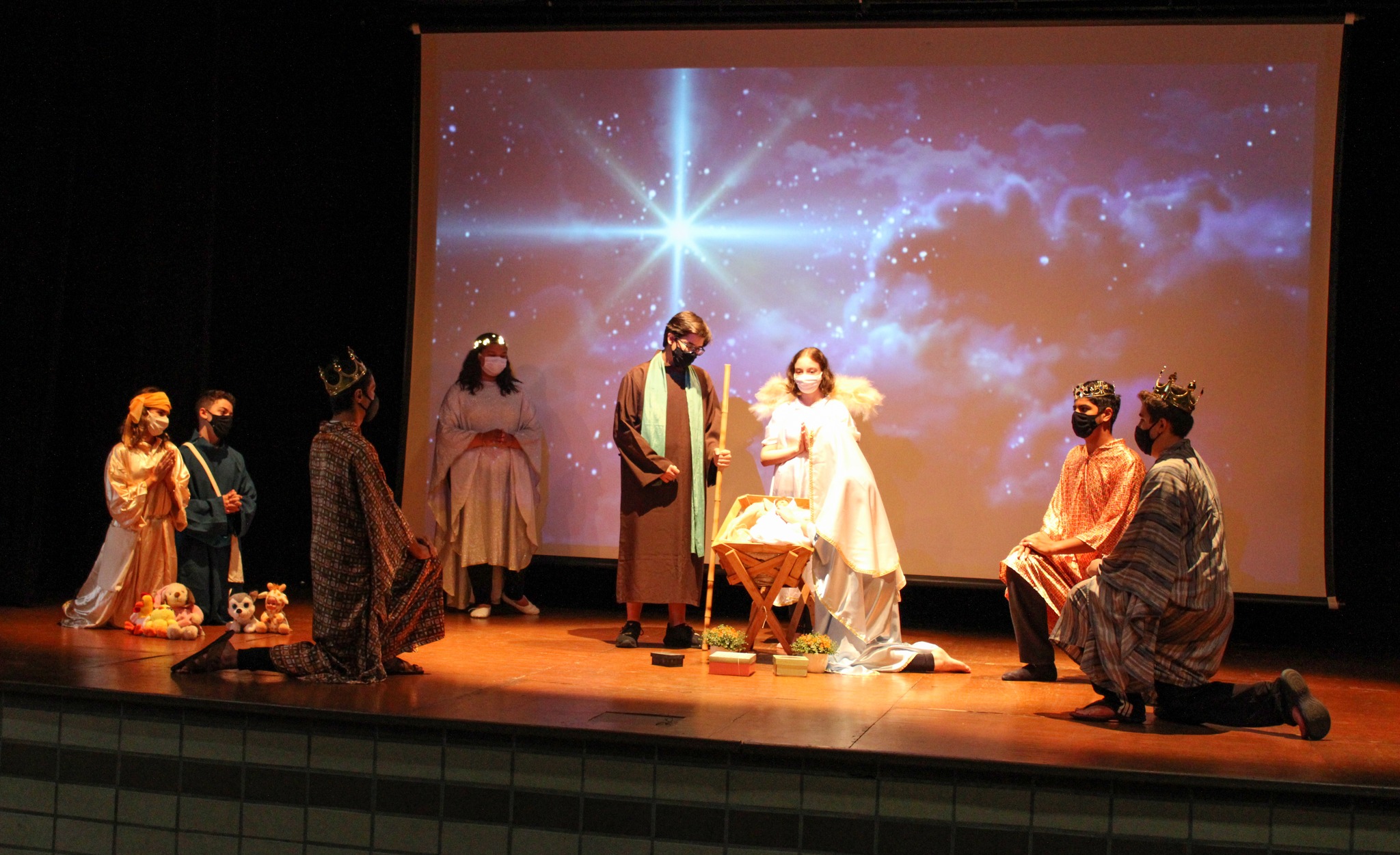 Presépio vivo" encanta comunidade educativa durante Bom Dia de Natal"