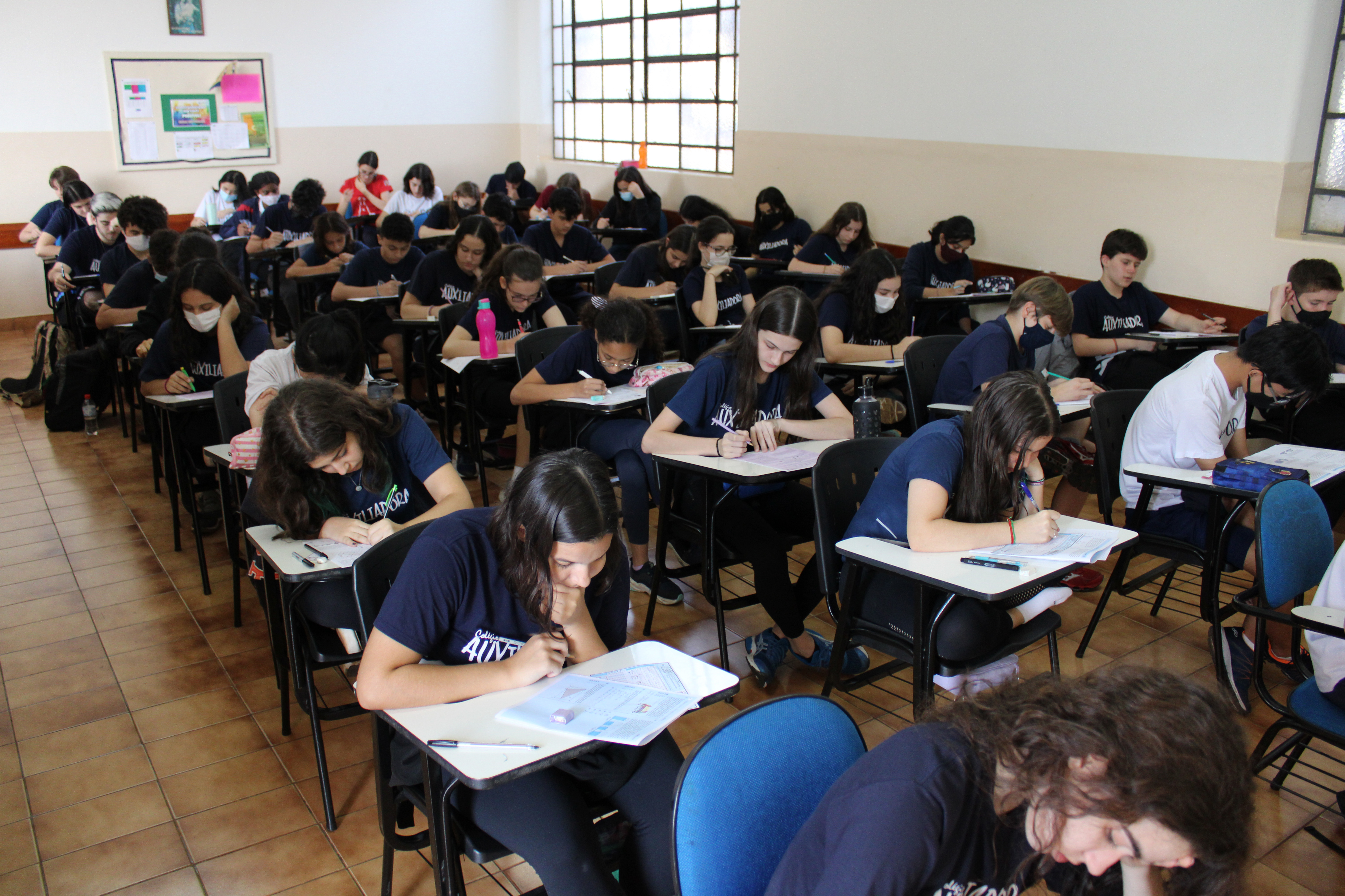 Alunos do Fundamental II e Médio participam da OBMEP