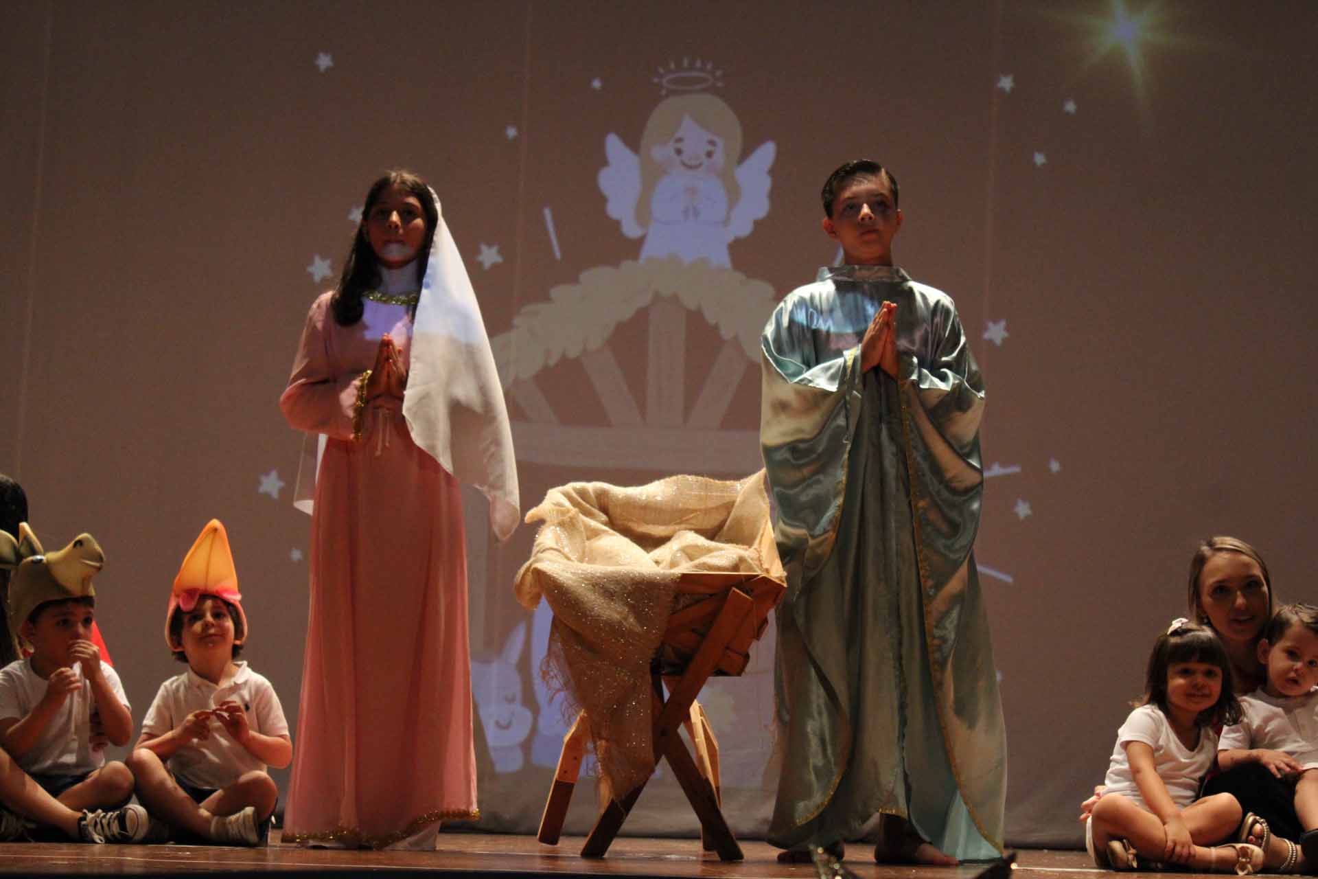 Presépio Vivo encanta público do Festival de Encerramento da Educação Infantil e 1º ano