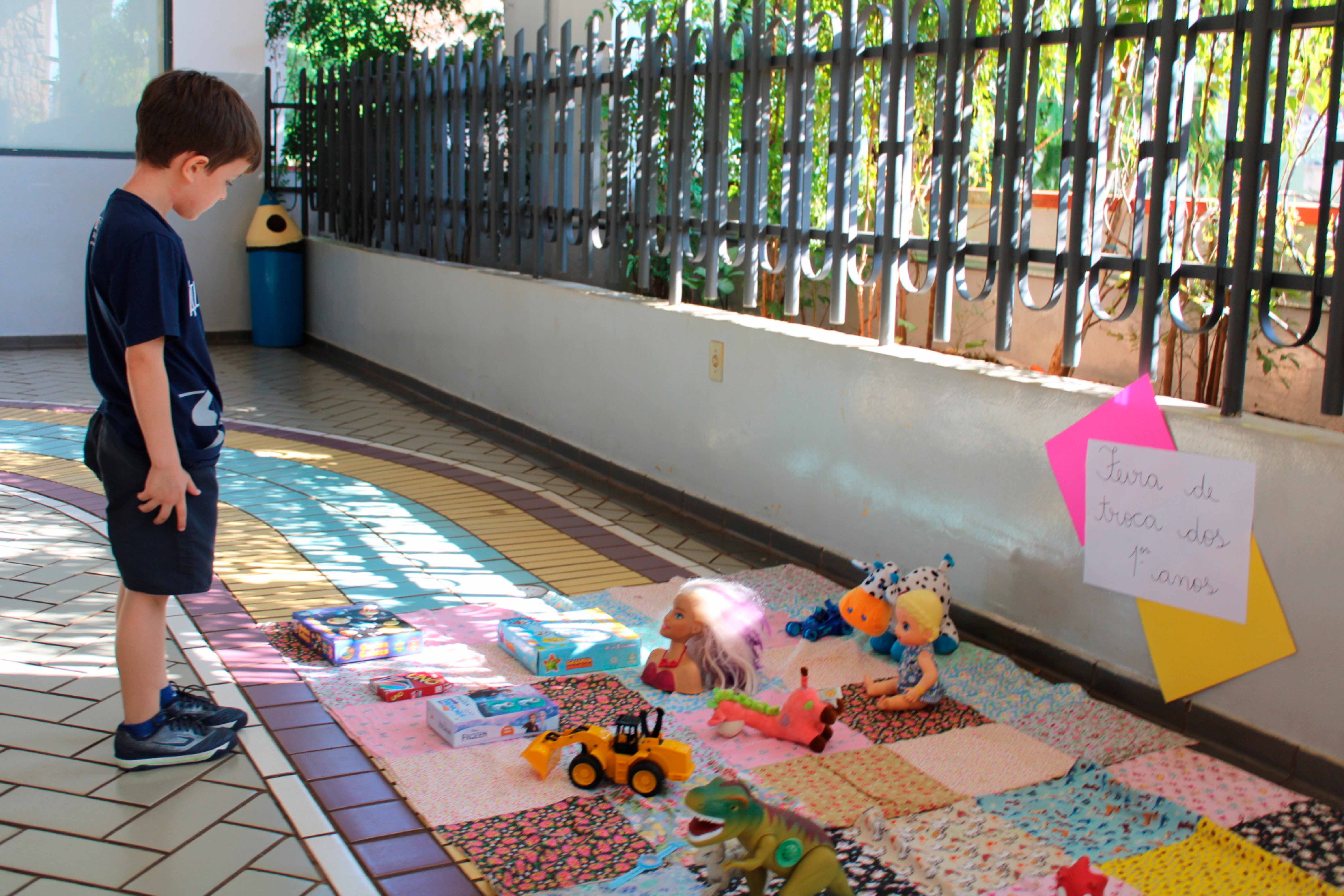 Feira de Troca de Brinquedos agita manhã dos 1ºs anos