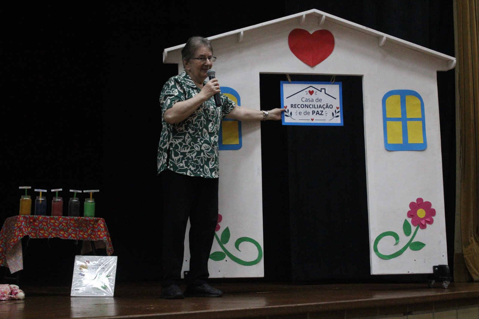 Visita de Irmã Alaíde Deretti destaca a construção da paz e a missão de educar